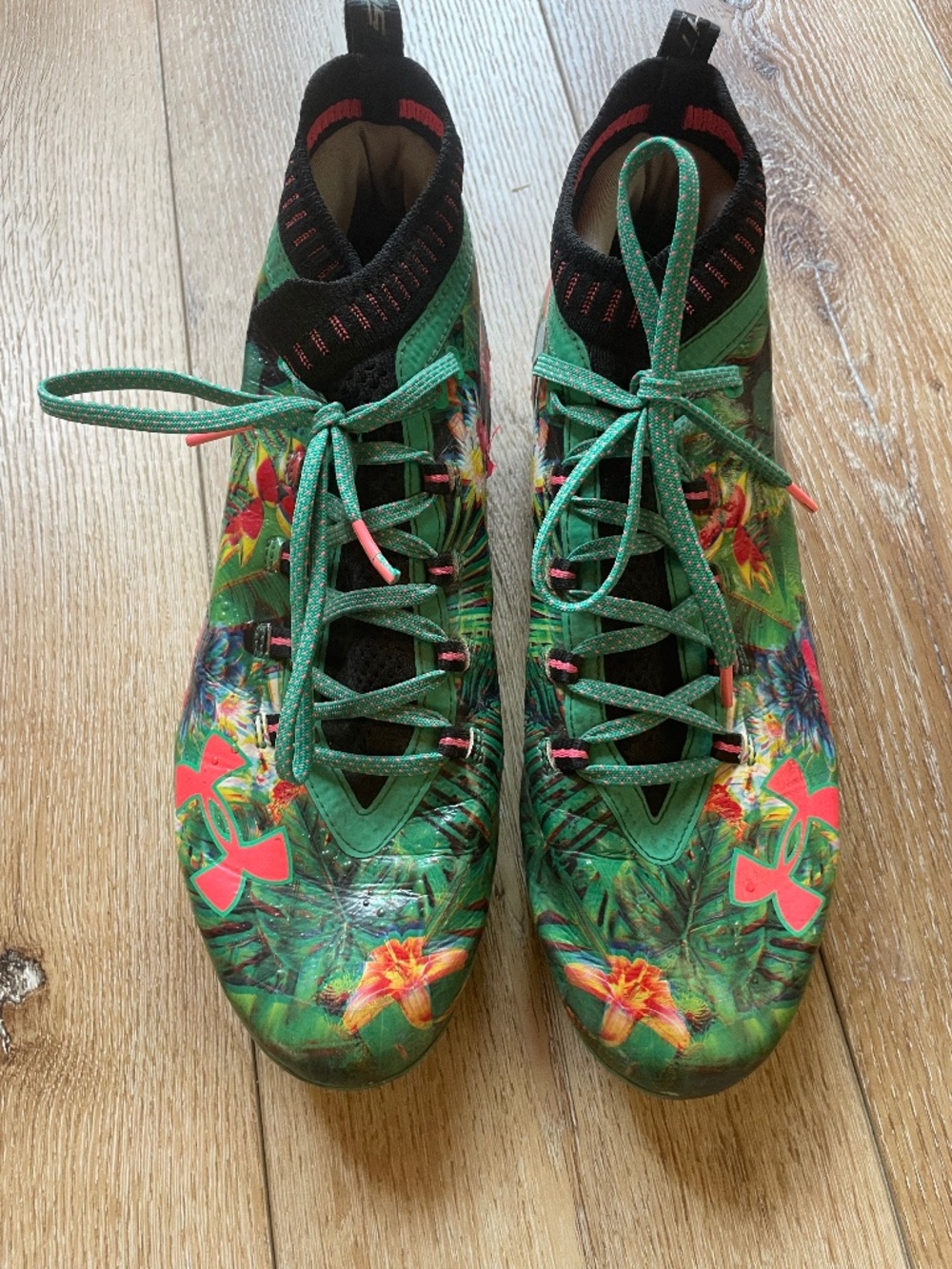 Under Armour Floral Mens Cleats Size 10